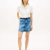 Allover-Crest-Minirock aus Denim mit hoher Taille Allover-Crest-Minirock aus Denim mit hoher Taille