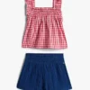 Babys-Set aus Gingham-Oberteil und Shorts Babys-Set aus Gingham-Oberteil und Shorts