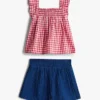 Babys-Set aus Gingham-Oberteil und Shorts Babys-Set aus Gingham-Oberteil und Shorts