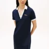 Besticktes Hilfiger Script Polo-Kleid Besticktes Hilfiger Script Polo-Kleid