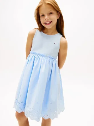 Besticktes Kombikleid mit Lochstickerei für Kinder