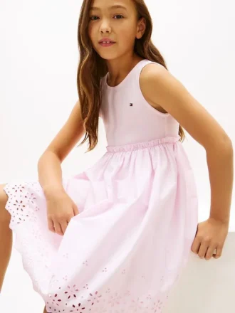 Besticktes Kombikleid mit Lochstickerei für Kinder