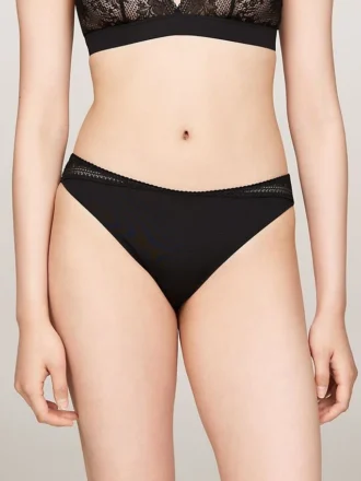 Bikini-Slip aus Strick mit Spitze