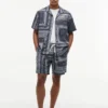 Camp-Hemd mit klassischer Passform und Bandana-Patchwork Camp-Hemd mit klassischer Passform und Bandana-Patchwork