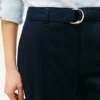 Chino mit Gürtel und weitem Bein Chino mit Gürtel und weitem Bein