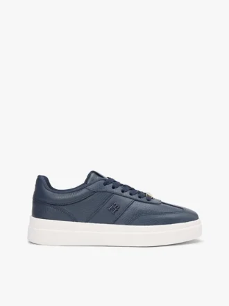 Court-Sneaker aus genarbtem Leder