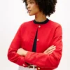 Denim-Damenjacke mit goldenen Knöpfen Denim-Damenjacke mit goldenen Knöpfen