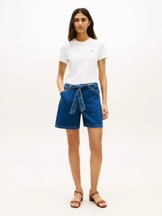 Denim-Shorts mit Gürtel und hoher Leibhöhe