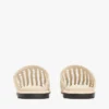 Flache Pantolette mit offenem Gewebe Flache Pantolette mit offenem Gewebe