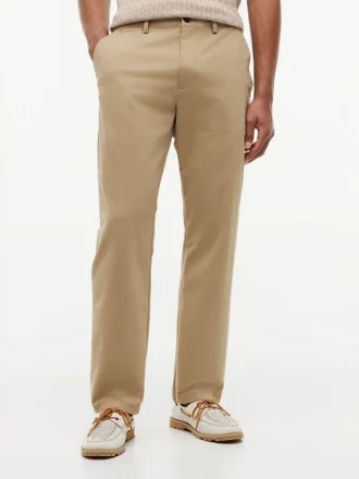 Flex Relaxed Chino