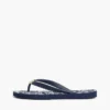 Flip-Flops mit Metallbeschlägen und TH-Schriftzug