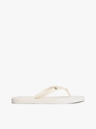 Flip-Flops mit Monogramm-Metallbeschlägen