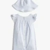 Geschenkset mit gestreiftem Kleid und Hut für Babys