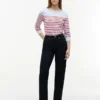 Gestreifter Pullover mit U-Boot-Ausschnitt