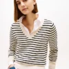 Gestreifter Pullover mit V-Ausschnitt Gestreifter Pullover mit V-Ausschnitt