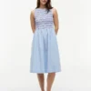 Gestreiftes, gerafftes Midi-Kleid aus Popeline Gestreiftes, gerafftes Midi-Kleid aus Popeline