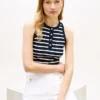 Gestreiftes Henley-Tanktop mit goldenen Knöpfen Gestreiftes Henley-Tanktop mit goldenen Knöpfen
