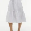 Gestreiftes Midi-Kleid aus Leinenmischung mit Stufenschnitt Gestreiftes Midi-Kleid aus Leinenmischung mit Stufenschnitt