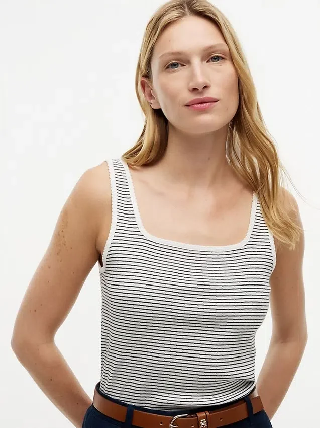 Gestreiftes Pointelle-Tanktop mit quadratischem Ausschnitt Gestreiftes Pointelle-Tanktop mit quadratischem Ausschnitt