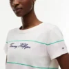 Gestreiftes T-Shirt mit gesticktem Schriftzug-Logo Gestreiftes T-Shirt mit gesticktem Schriftzug-Logo