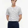 Gestreiftes T-Shirt mit Tasche Gestreiftes T-Shirt mit Tasche