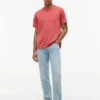 Gestreiftes T-Shirt mit Tasche Gestreiftes T-Shirt mit Tasche