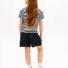 Gestreiftes T-Shirt mit Tasche für Kinder Gestreiftes T-Shirt mit Tasche für Kinder