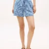 Gingham-Seersucker-Shorts mit Gürtel Gingham-Seersucker-Shorts mit Gürtel