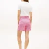 Gingham-Seersucker-Shorts mit Gürtel Gingham-Seersucker-Shorts mit Gürtel
