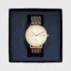 Goldfarbene Uhr mit Magnetarmband Goldfarbene Uhr mit Magnetarmband