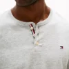 Henley-Schlafhemd aus Jersey-Wildleder Henley-Schlafhemd aus Jersey-Wildleder