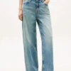 Hoch taillierte Jeans mit weitem Bein Hoch taillierte Jeans mit weitem Bein