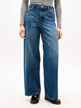 Hoch taillierte Jeans mit weitem Bein