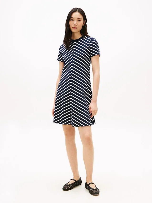 Interlock-Kleid mit Chevron-Streifen Interlock-Kleid mit Chevron-Streifen