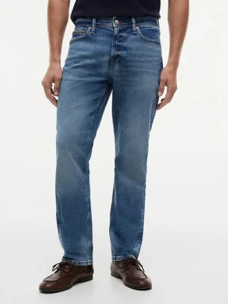 Jeans in gerader Passform
