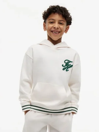 Kinder-Hoodie mit gesticktem Monogramm