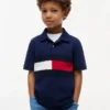 Kinder-Polohemd mit Farbblock-Flaggenmuster aus Stretch Kinder-Polohemd mit Farbblock-Flaggenmuster aus Stretch