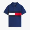 Kinder-Polohemd mit Farbblock-Flaggenmuster aus Stretch Kinder-Polohemd mit Farbblock-Flaggenmuster aus Stretch