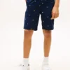 Kinder-Shorts mit durchgehendem Flaggenmuster
