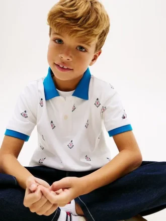 Kinder-Stretch-Polo mit durchgehendem nautischem Logo