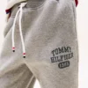 Kinder-Sweathose aus gebürstetem Fleece im College-Stil Kinder-Sweathose aus gebürstetem Fleece im College-Stil