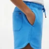 Kinder-Sweatshorts mit tonalem Flaggenlogo Kinder-Sweatshorts mit tonalem Flaggenlogo