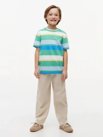 Kinder-T-Shirt mit bunten Streifen Kinder-T-Shirt mit bunten Streifen
