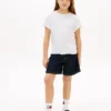 Kinder-T-Shirt mit Hilfiger-Logo und Krawatten vorne Kinder-T-Shirt mit Hilfiger-Logo und Krawatten vorne
