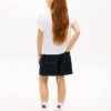 Kinder-T-Shirt mit Hilfiger-Logo und Krawatten vorne Kinder-T-Shirt mit Hilfiger-Logo und Krawatten vorne