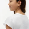 Kinder-T-Shirt mit Rüschen an den Ärmeln