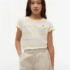 Kinder-T-Shirt mit Streifen und Rüschen an den Ärmeln Kinder-T-Shirt mit Streifen und Rüschen an den Ärmeln