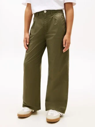 Kinderhose mit hoher Taille und weitem Bein
