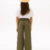 Kinderhose mit hoher Taille und weitem Bein
