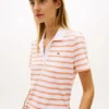 Klassisch geschnittenes, gestreiftes Stretch-Piqué-Polo Klassisch geschnittenes, gestreiftes Stretch-Piqué-Polo